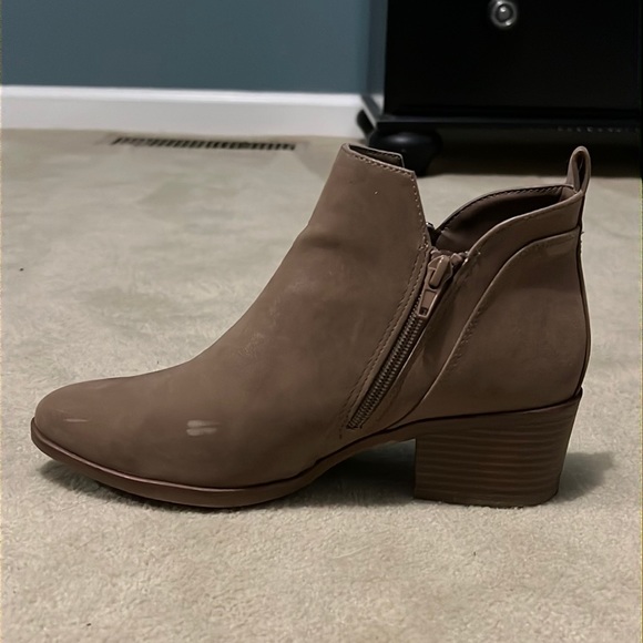 Brown / Taupe Faux Leather Booties - Picture 3 of 9